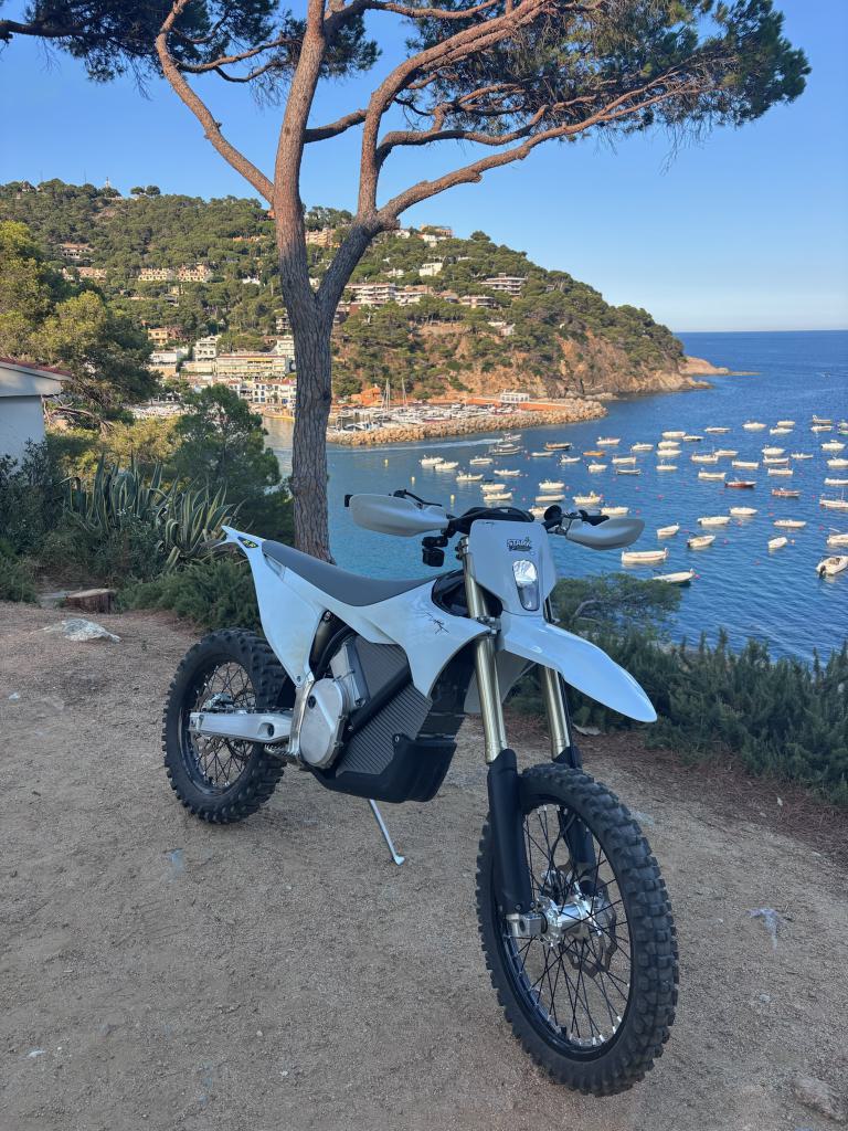 Parada en la cala, Aiguablava